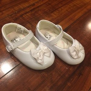 Baby Girl White Patent Leather Dress Shoes Sz 2